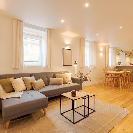 The Yellow House Spacious Duplex In Prazeres District Lisbon Luaran gambar