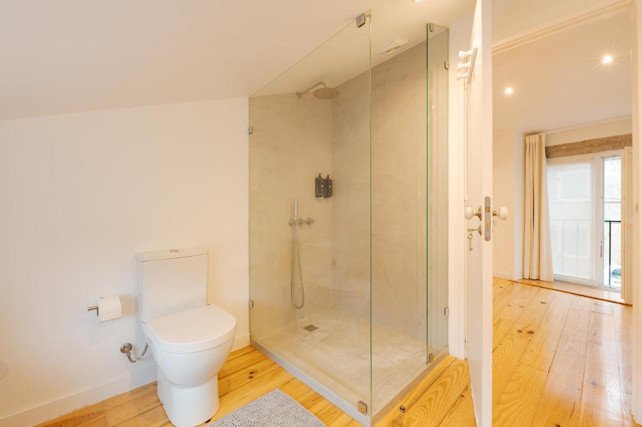 The Yellow House Spacious Duplex In Prazeres District Lisbon Luaran gambar