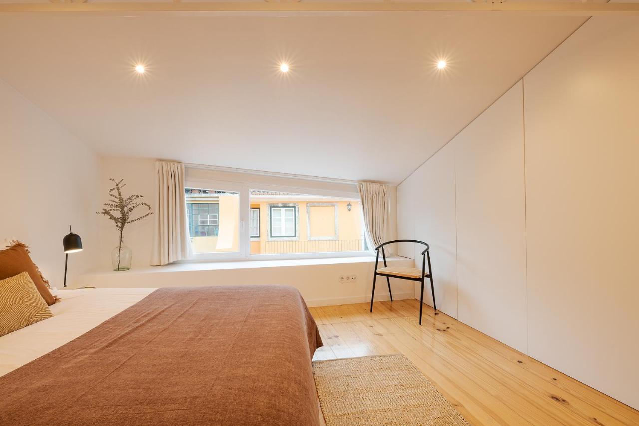 The Yellow House Spacious Duplex In Prazeres District Lisbon Luaran gambar