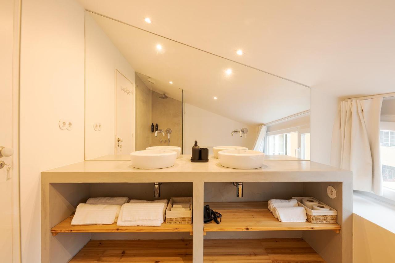 The Yellow House Spacious Duplex In Prazeres District Lisbon Luaran gambar