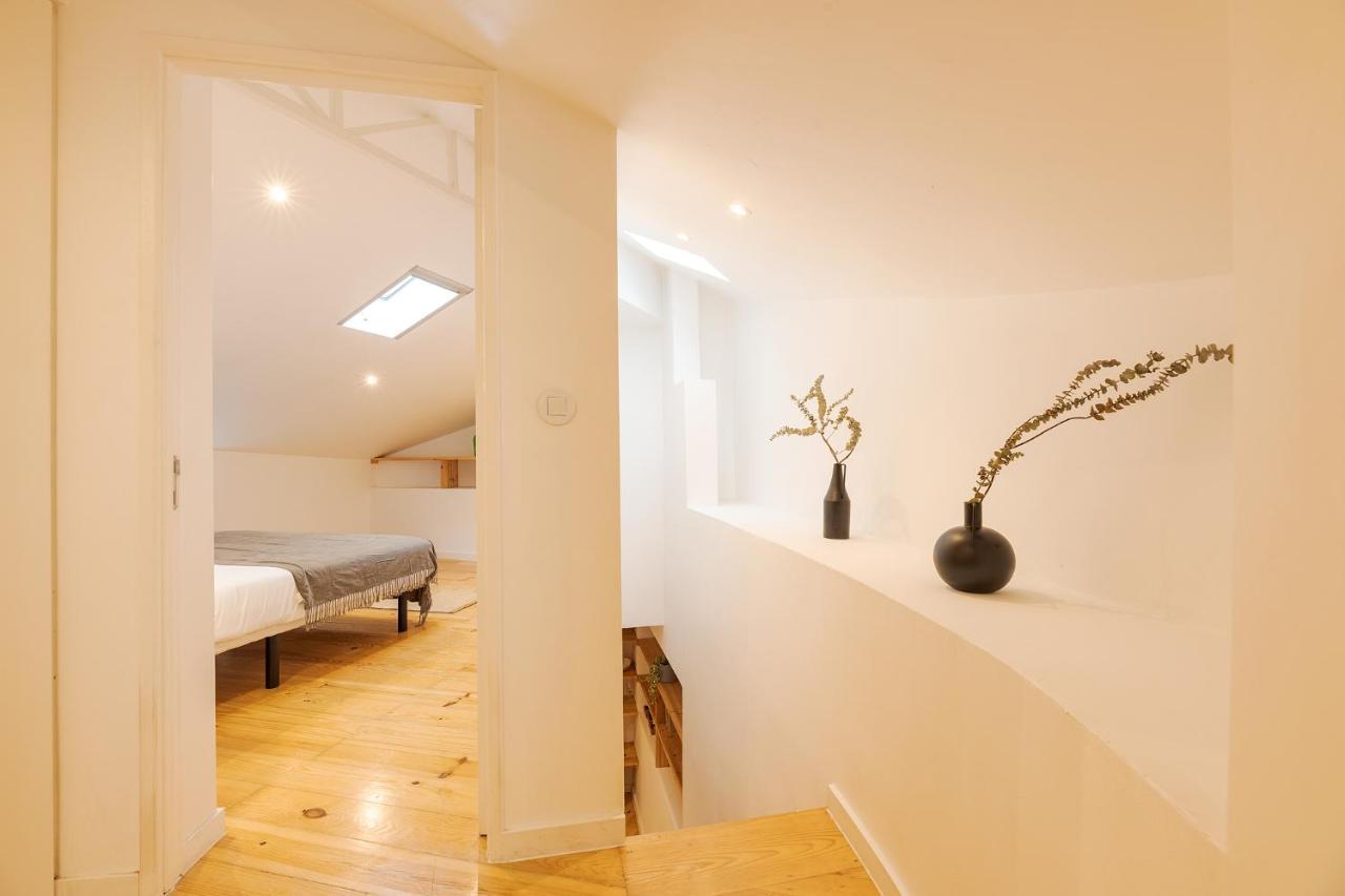 The Yellow House Spacious Duplex In Prazeres District Lisbon Luaran gambar