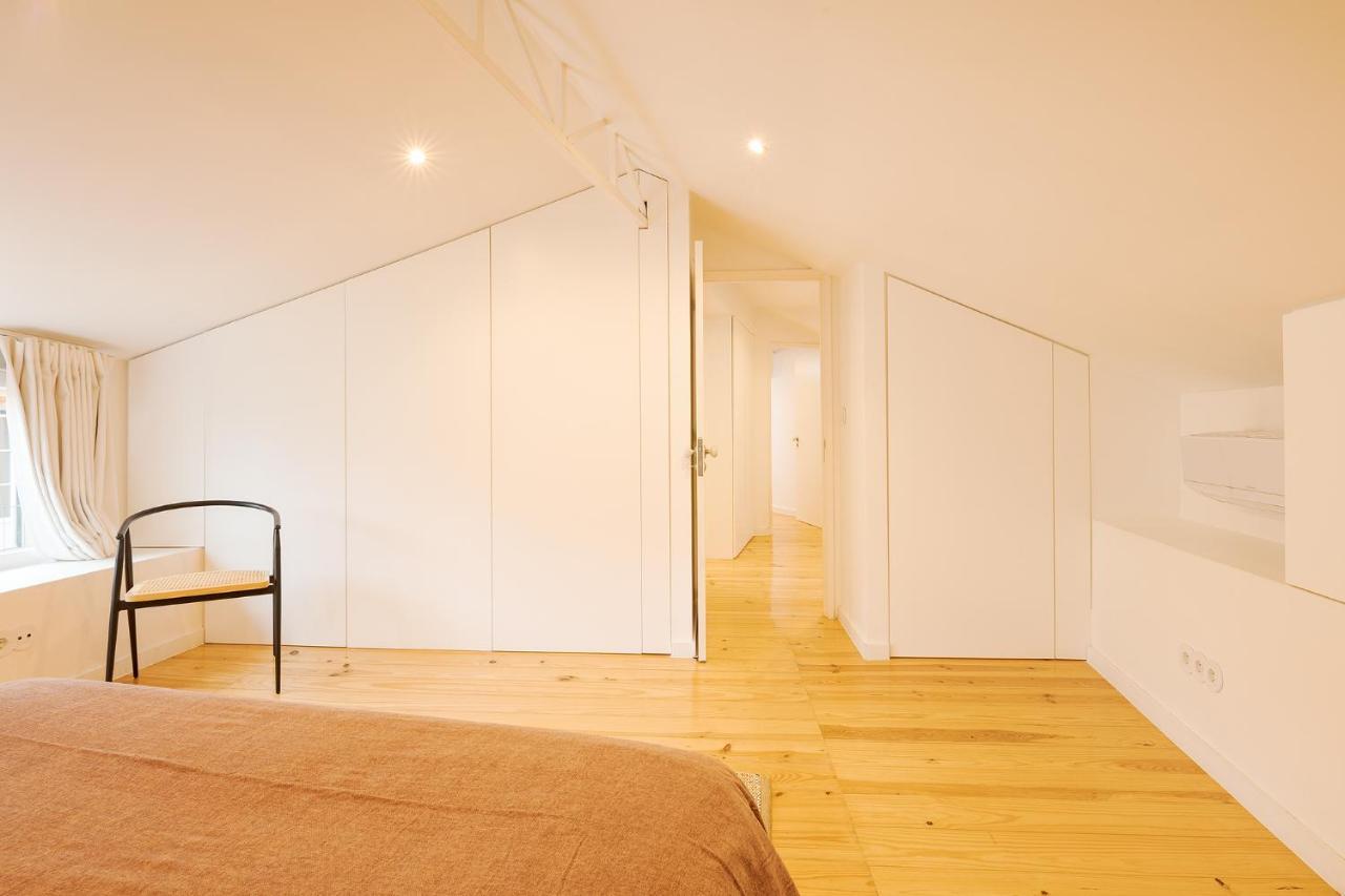 The Yellow House Spacious Duplex In Prazeres District Lisbon Luaran gambar