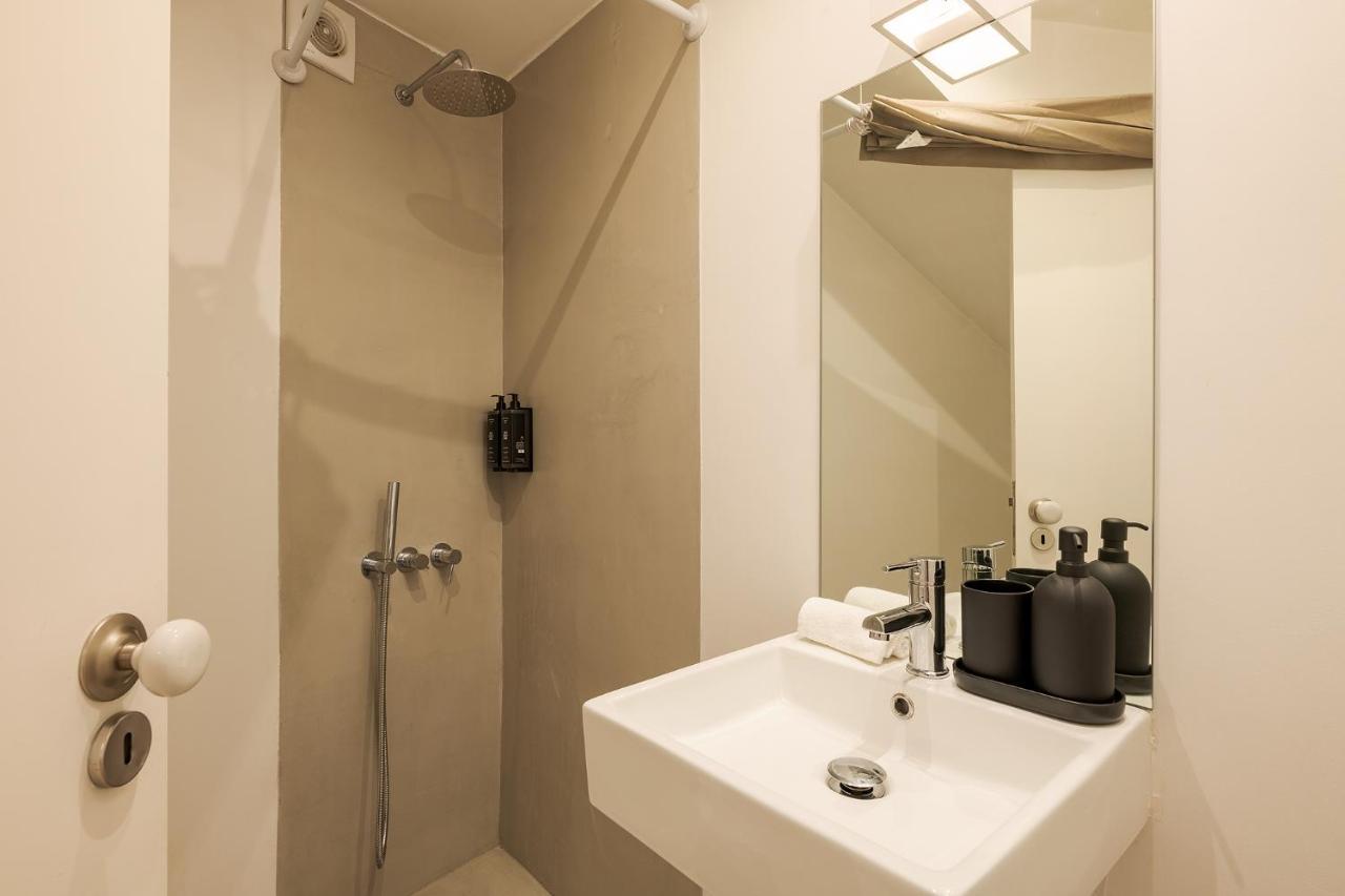 The Yellow House Spacious Duplex In Prazeres District Lisbon Luaran gambar