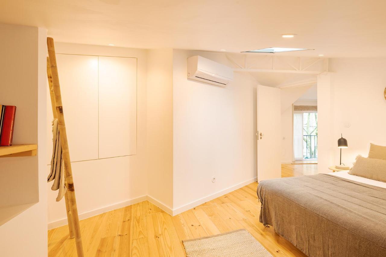 The Yellow House Spacious Duplex In Prazeres District Lisbon Luaran gambar