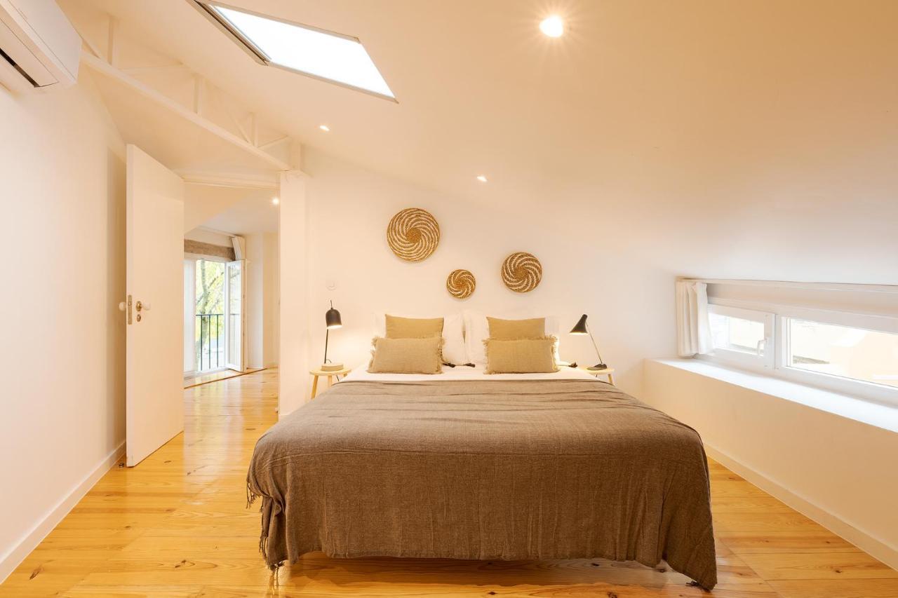 The Yellow House Spacious Duplex In Prazeres District Lisbon Luaran gambar
