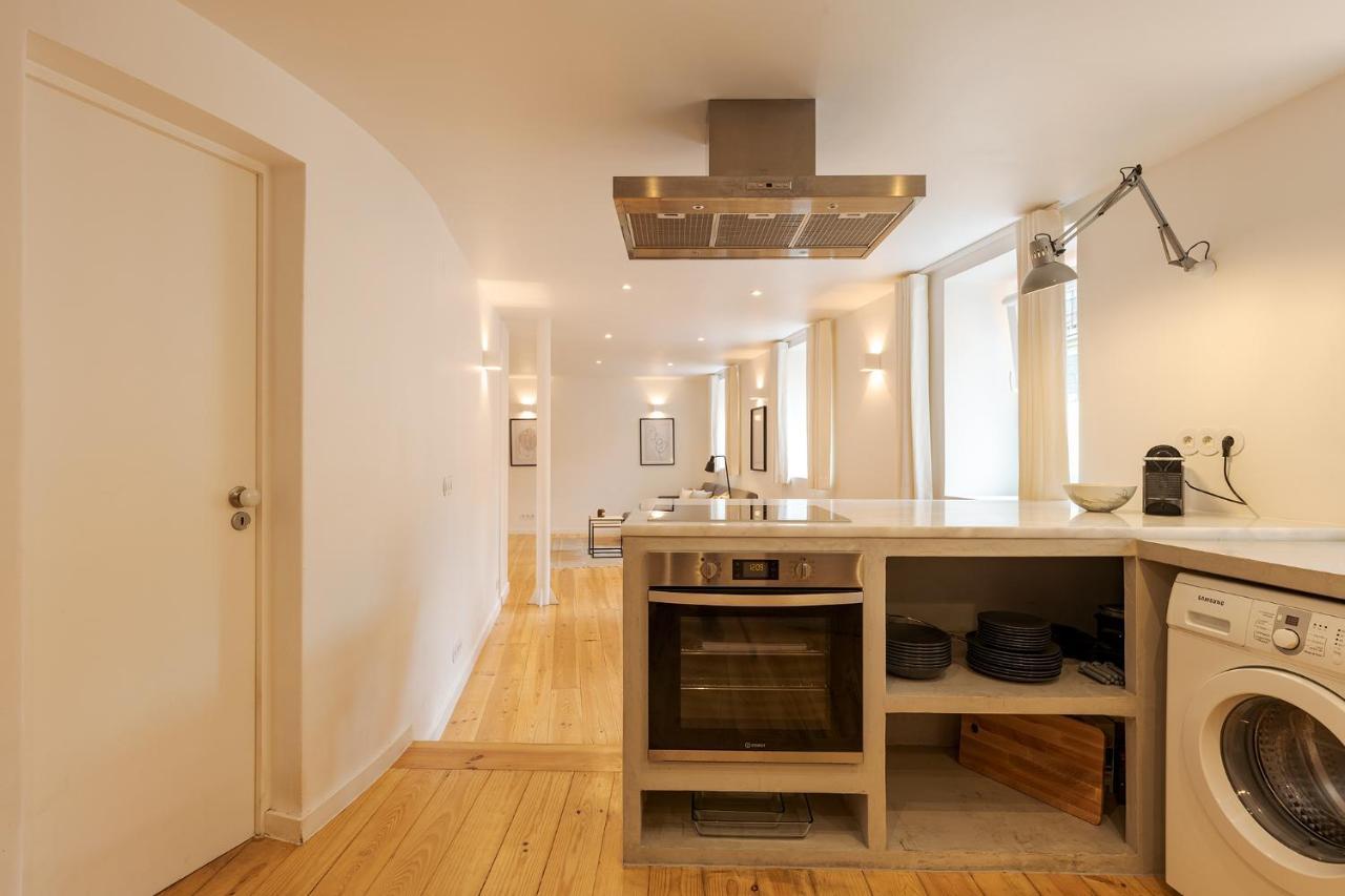 The Yellow House Spacious Duplex In Prazeres District Lisbon Luaran gambar