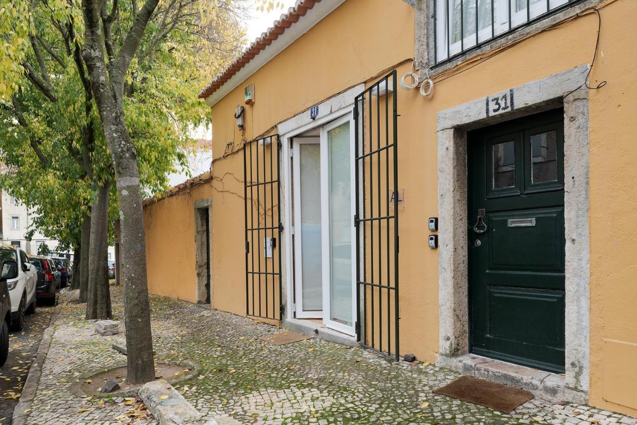 The Yellow House Spacious Duplex In Prazeres District Lisbon Luaran gambar