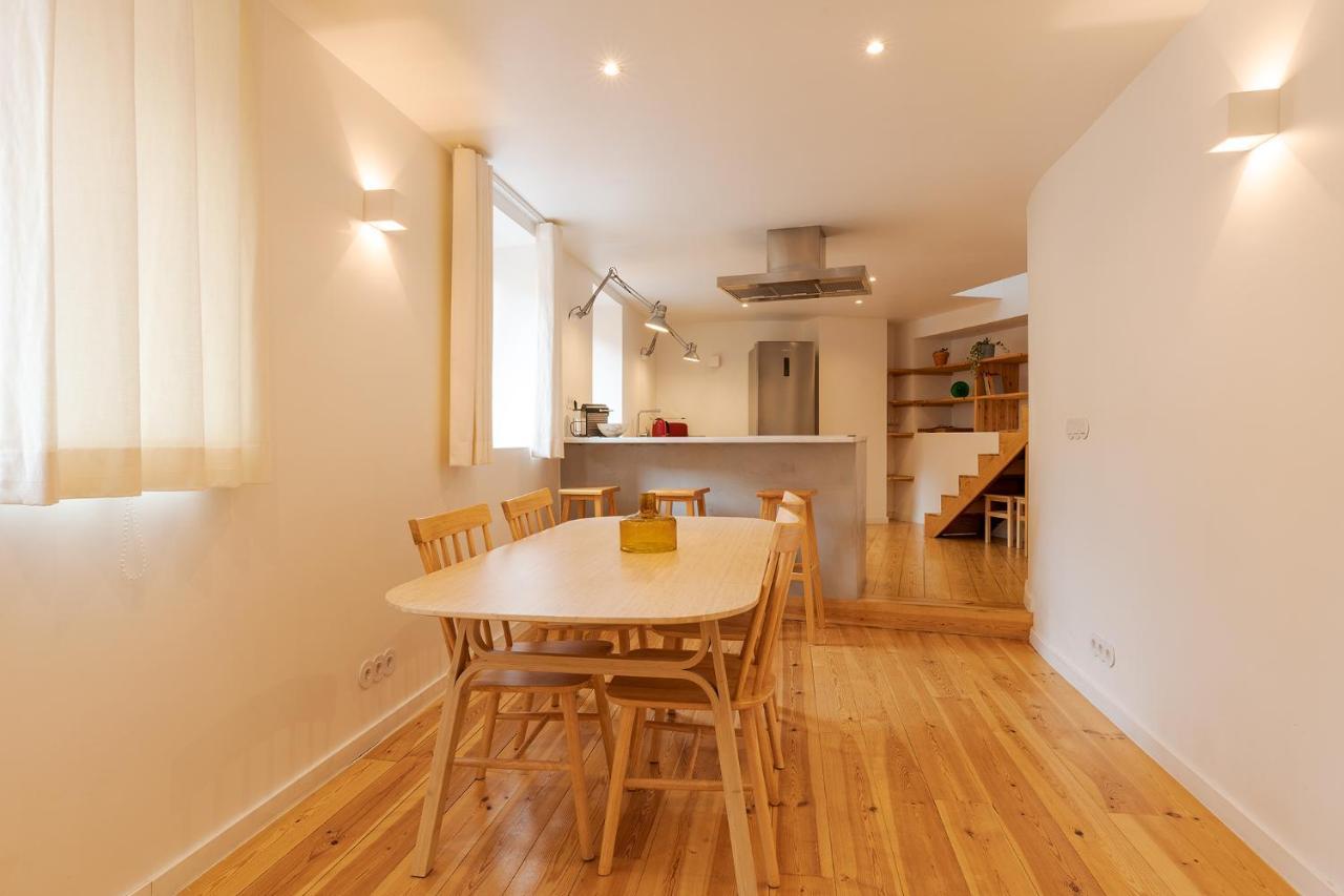 The Yellow House Spacious Duplex In Prazeres District Lisbon Luaran gambar