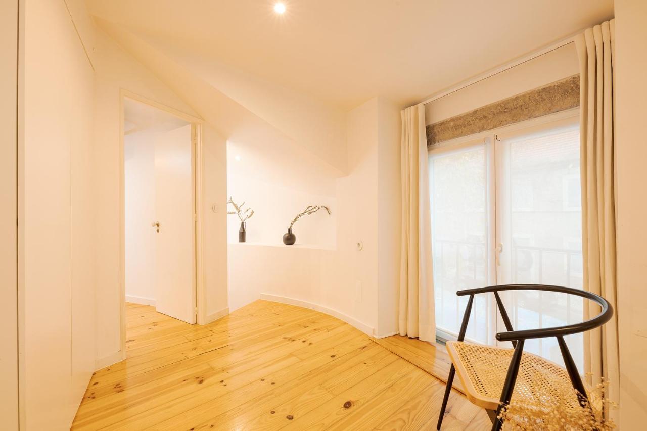 The Yellow House Spacious Duplex In Prazeres District Lisbon Luaran gambar