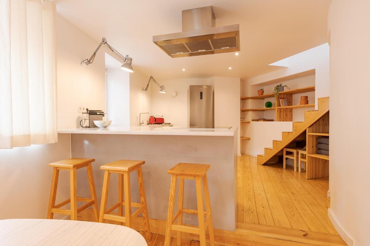 The Yellow House Spacious Duplex In Prazeres District Lisbon Luaran gambar